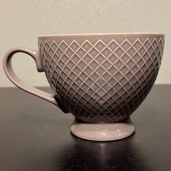 Two (2) SIGNATURE HOUSEWARES Mauve Gray Textured Embossed Pedestal Footed Cups - Picture 5 of 15